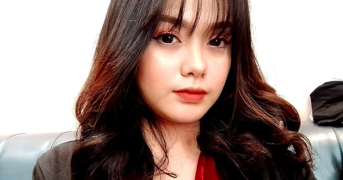 Y tá thích hôn trong khi quan hệ